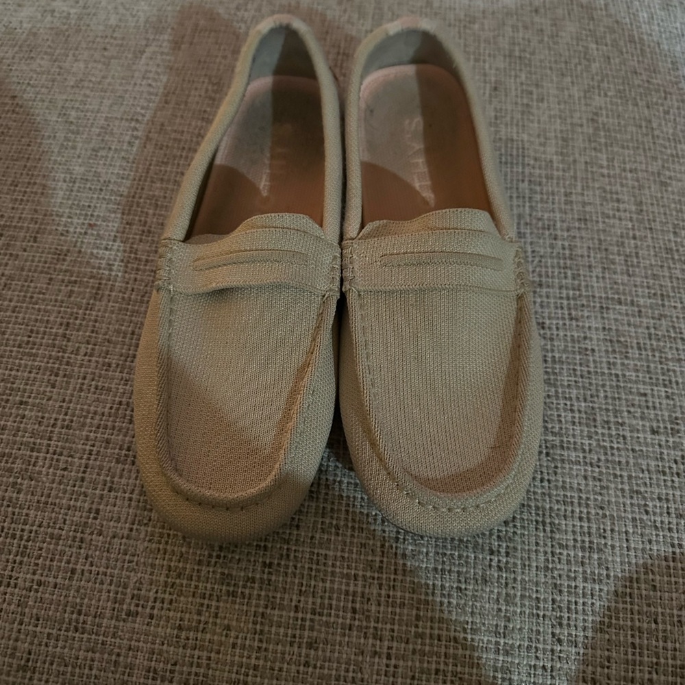 Rothy’s The Driver in Sesame. Size 9.5. Worn a few times. Great condition.